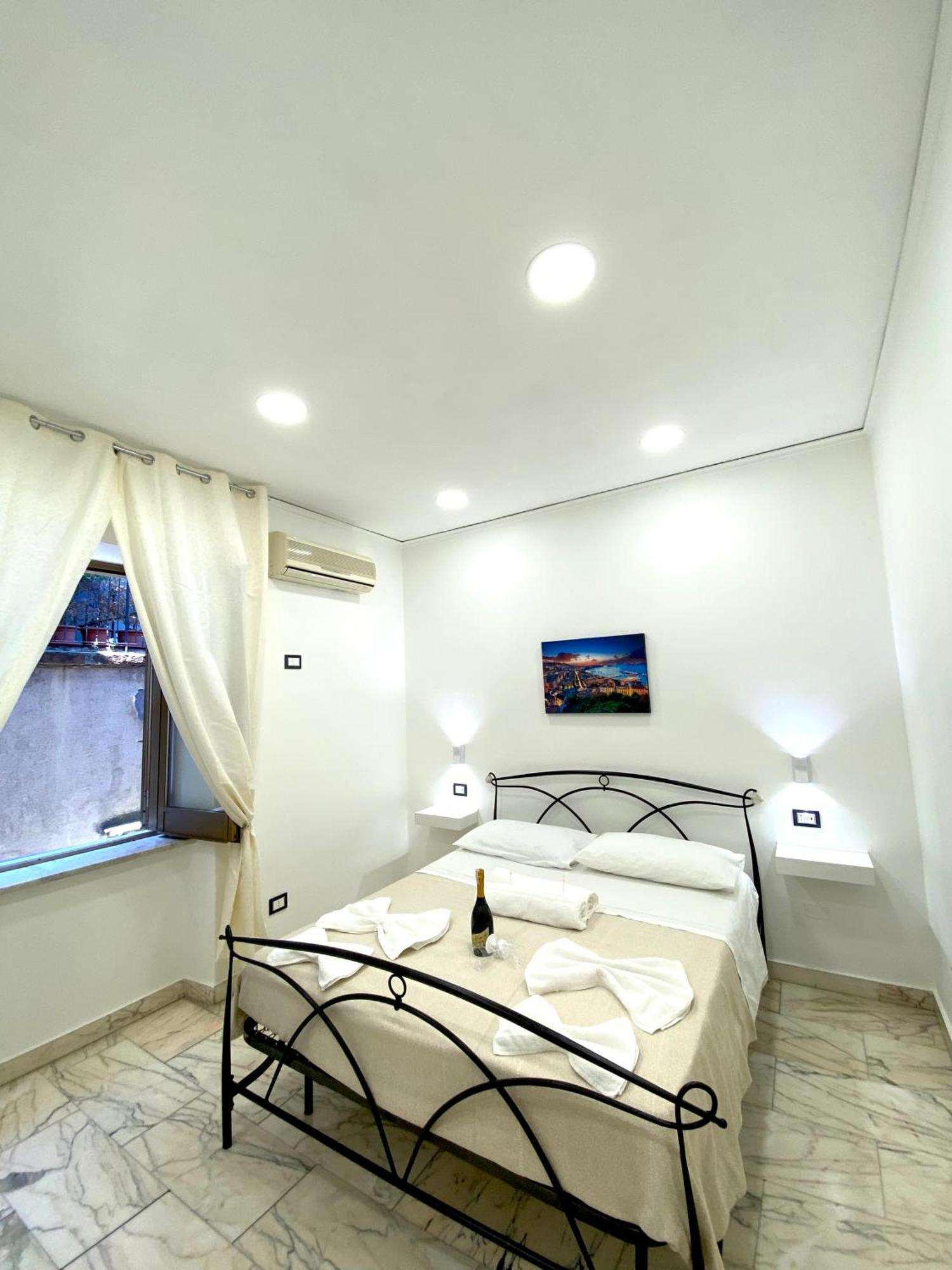 Castellano Apartment Napoli Esterno foto
